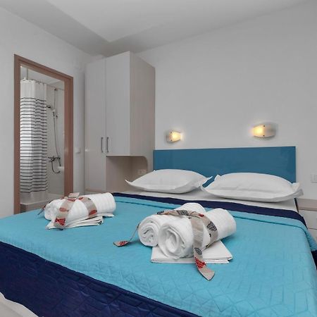 Apartments Ratko Tučepi Rum bild